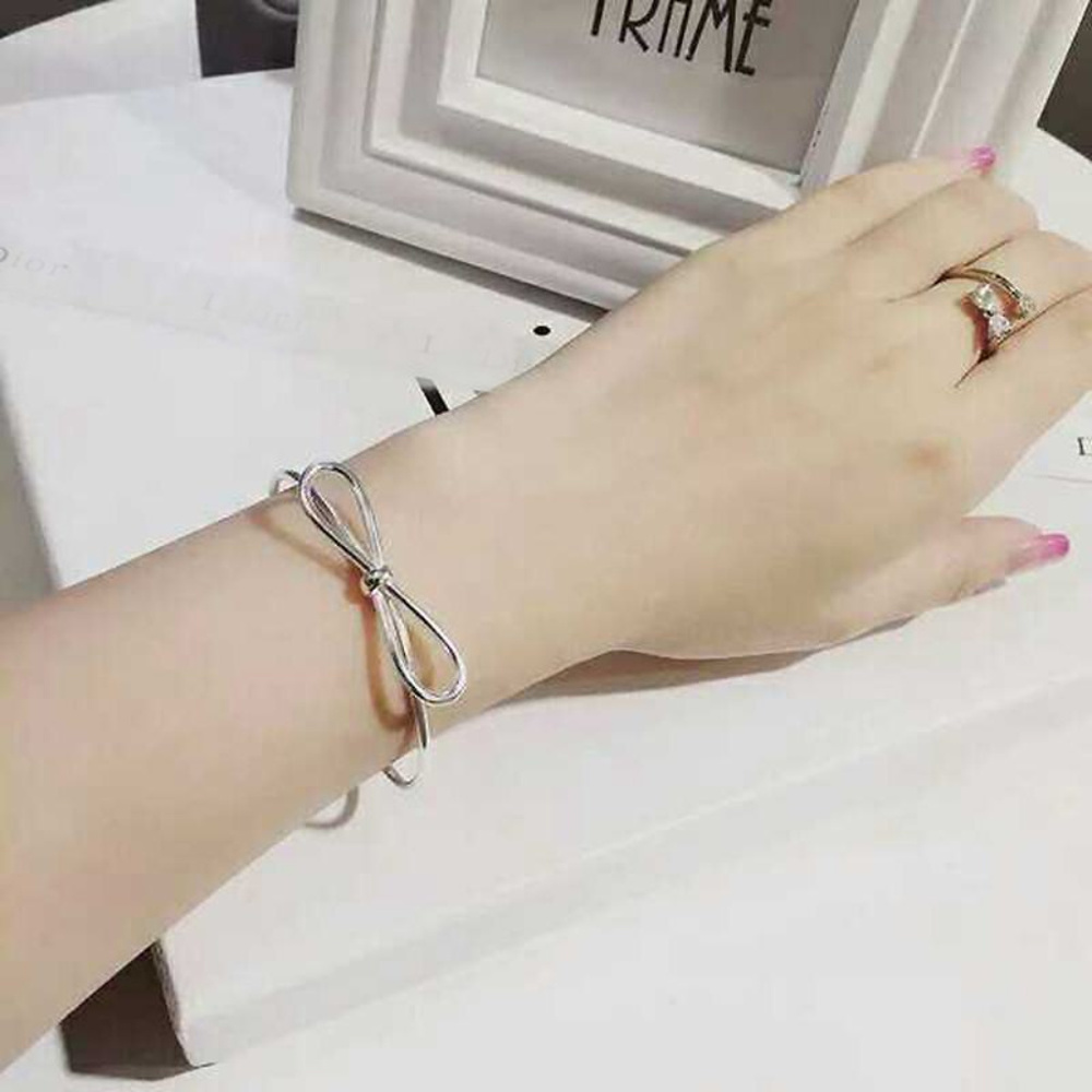 Dainty Bow Bracelet